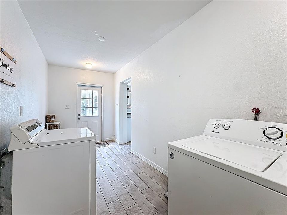For Sale: $335,000 (4 beds, 2 baths, 1432 Square Feet)