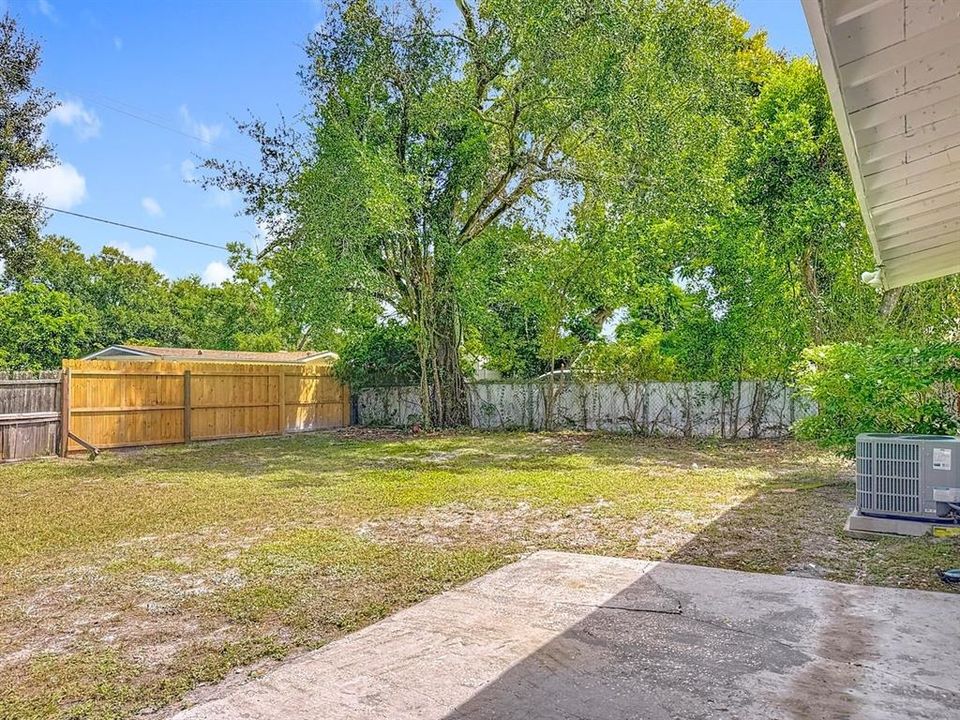 For Sale: $335,000 (4 beds, 2 baths, 1432 Square Feet)