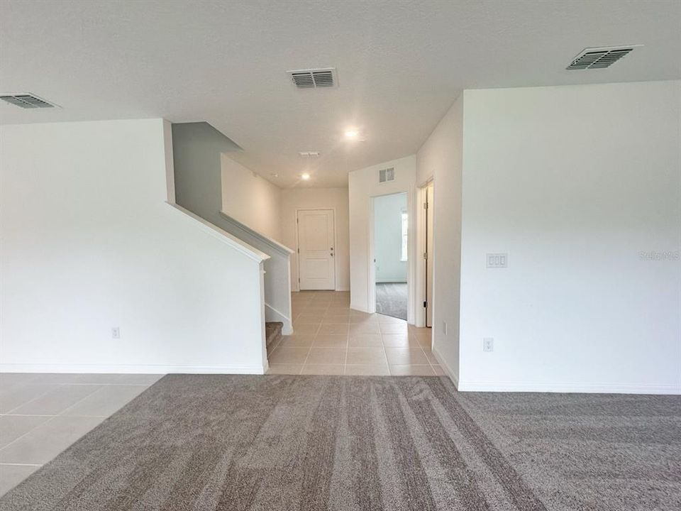 待售: $390,000 (5 贝兹, 3 浴室, 2416 平方英尺)