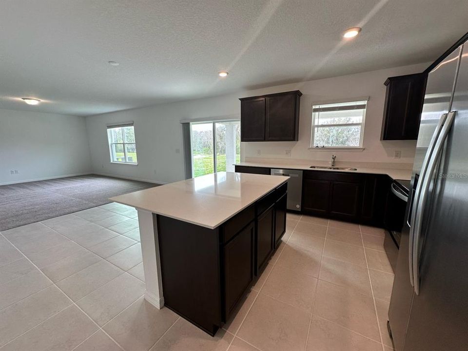 待售: $390,000 (5 贝兹, 3 浴室, 2416 平方英尺)