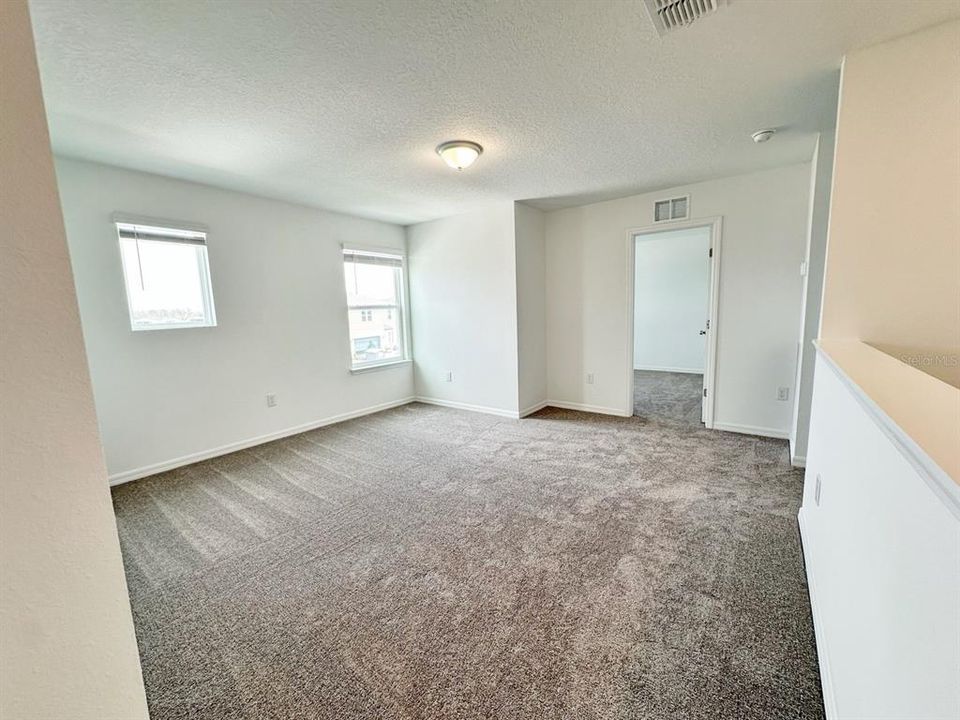 待售: $390,000 (5 贝兹, 3 浴室, 2416 平方英尺)