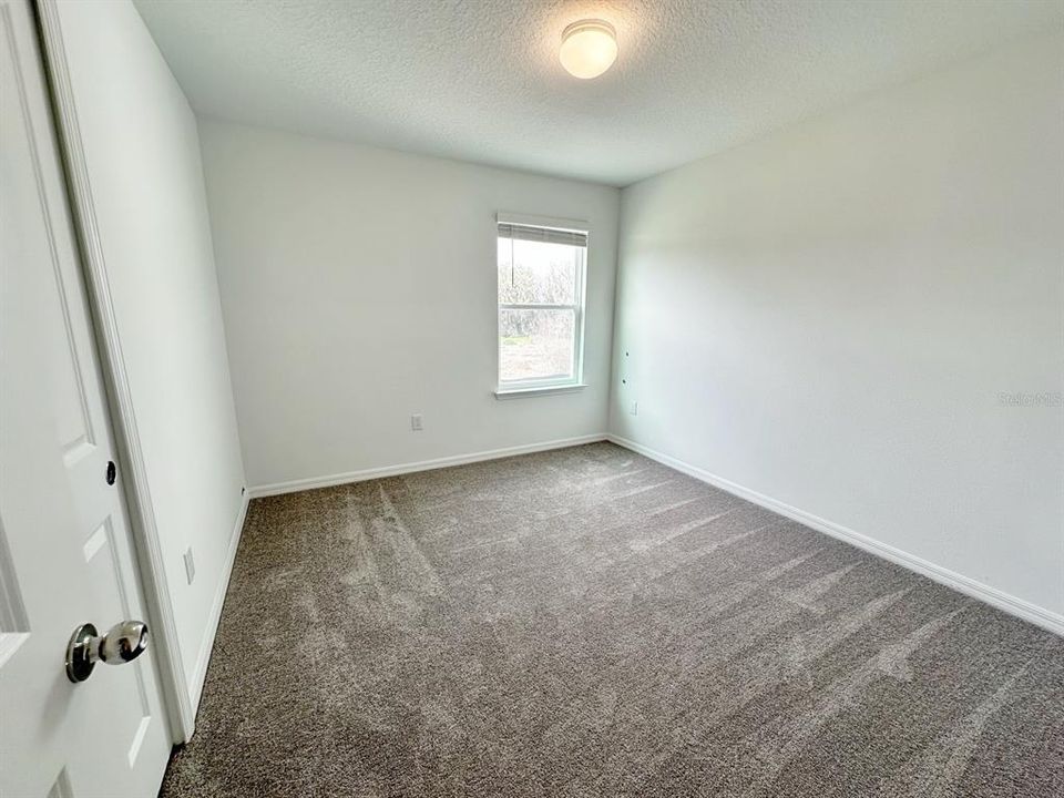 待售: $390,000 (5 贝兹, 3 浴室, 2416 平方英尺)