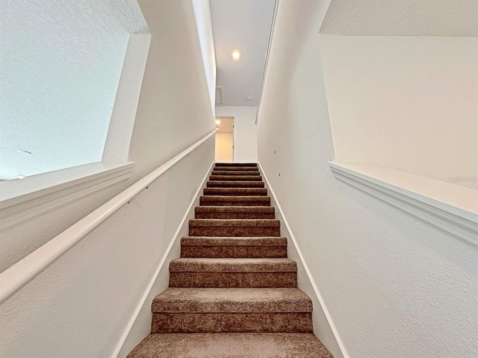 待售: $390,000 (5 贝兹, 3 浴室, 2416 平方英尺)