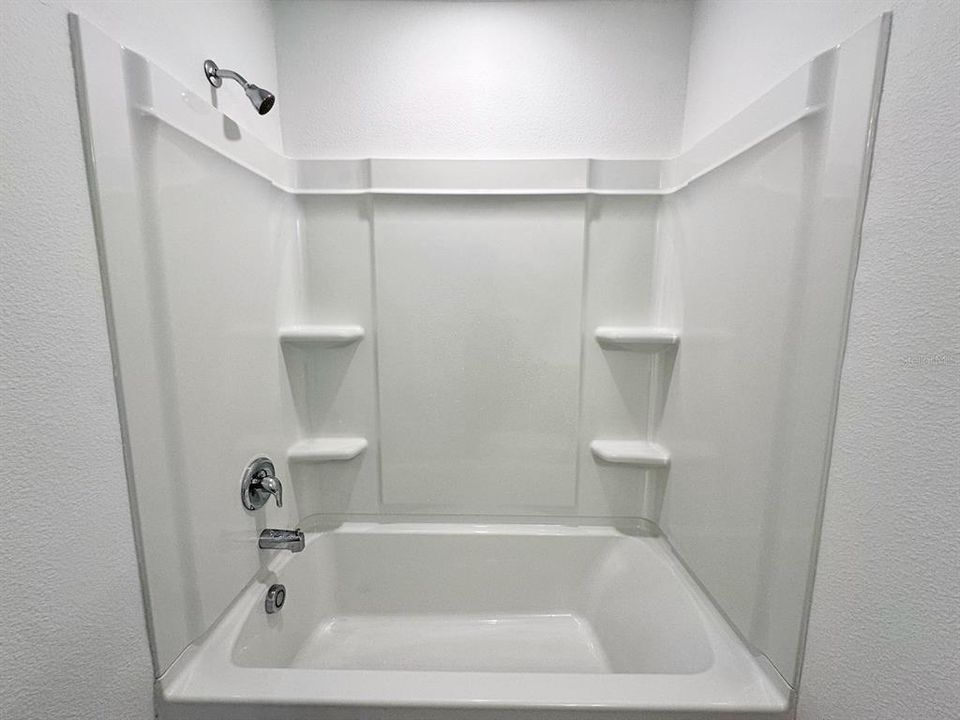 待售: $390,000 (5 贝兹, 3 浴室, 2416 平方英尺)