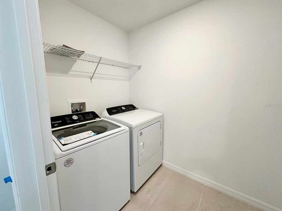 待售: $390,000 (5 贝兹, 3 浴室, 2416 平方英尺)