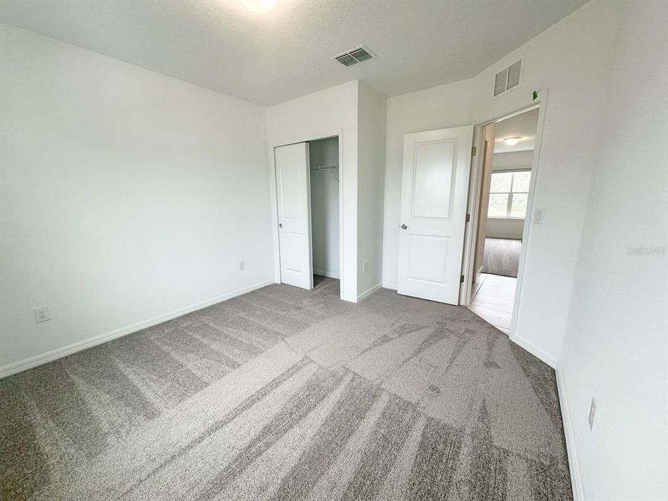 待售: $390,000 (5 贝兹, 3 浴室, 2416 平方英尺)