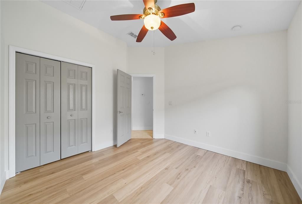 Activo con contrato: $414,900 (3 camas, 2 baños, 1846 Pies cuadrados)