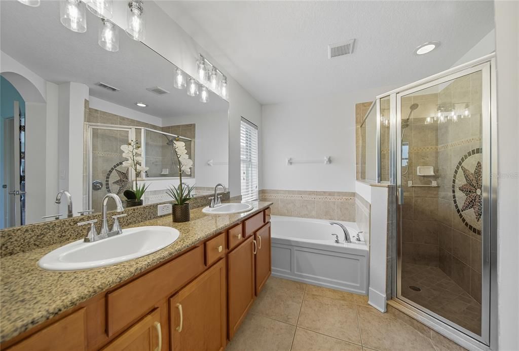 Activo con contrato: $414,900 (3 camas, 2 baños, 1846 Pies cuadrados)