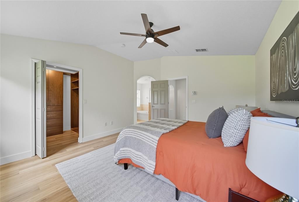 Activo con contrato: $414,900 (3 camas, 2 baños, 1846 Pies cuadrados)