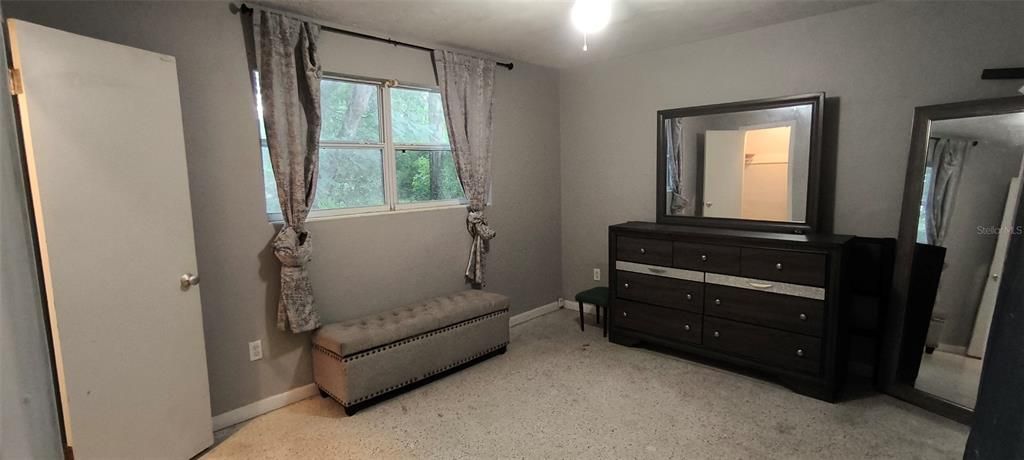 Active With Contract: $214,999 (3 beds, 1 baths, 1400 Square Feet)