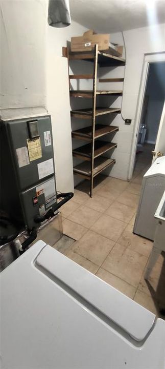 Active With Contract: $214,999 (3 beds, 1 baths, 1400 Square Feet)