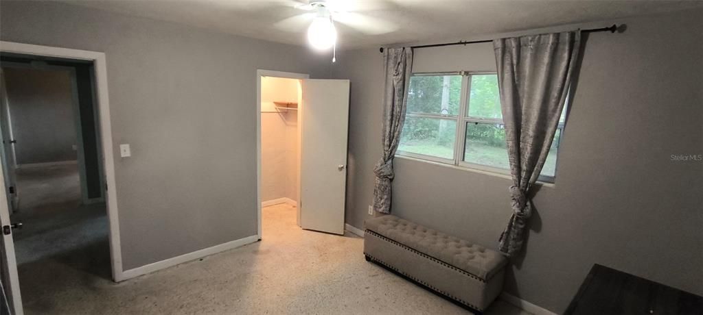 Active With Contract: $214,999 (3 beds, 1 baths, 1400 Square Feet)