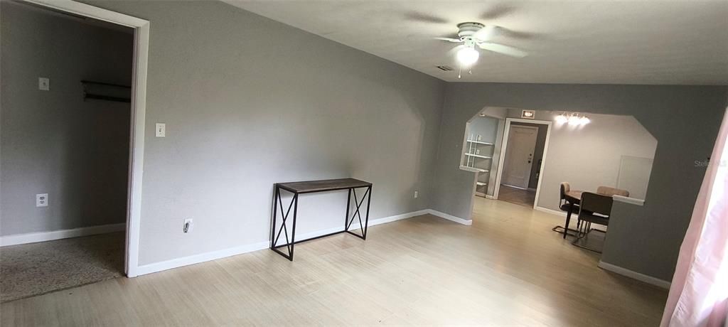 Active With Contract: $214,999 (3 beds, 1 baths, 1400 Square Feet)