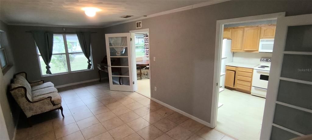 Active With Contract: $214,999 (3 beds, 1 baths, 1400 Square Feet)