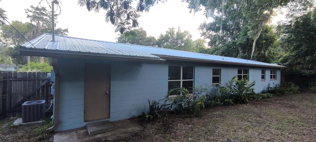 Active With Contract: $214,999 (3 beds, 1 baths, 1400 Square Feet)