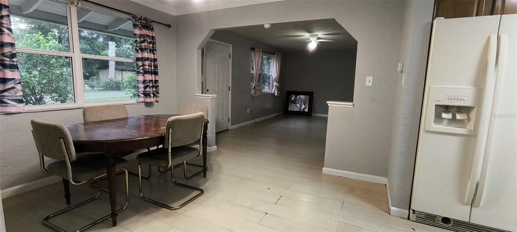 Active With Contract: $214,999 (3 beds, 1 baths, 1400 Square Feet)