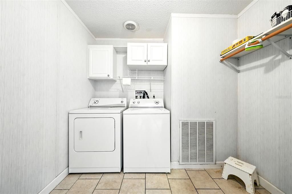 待售: $229,000 (3 贝兹, 2 浴室, 1456 平方英尺)