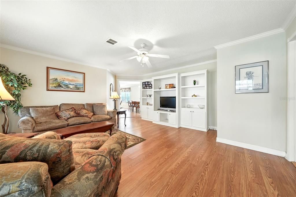 待售: $229,000 (3 贝兹, 2 浴室, 1456 平方英尺)