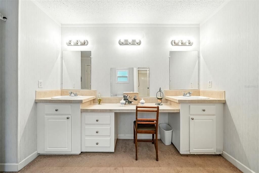 待售: $229,000 (3 贝兹, 2 浴室, 1456 平方英尺)