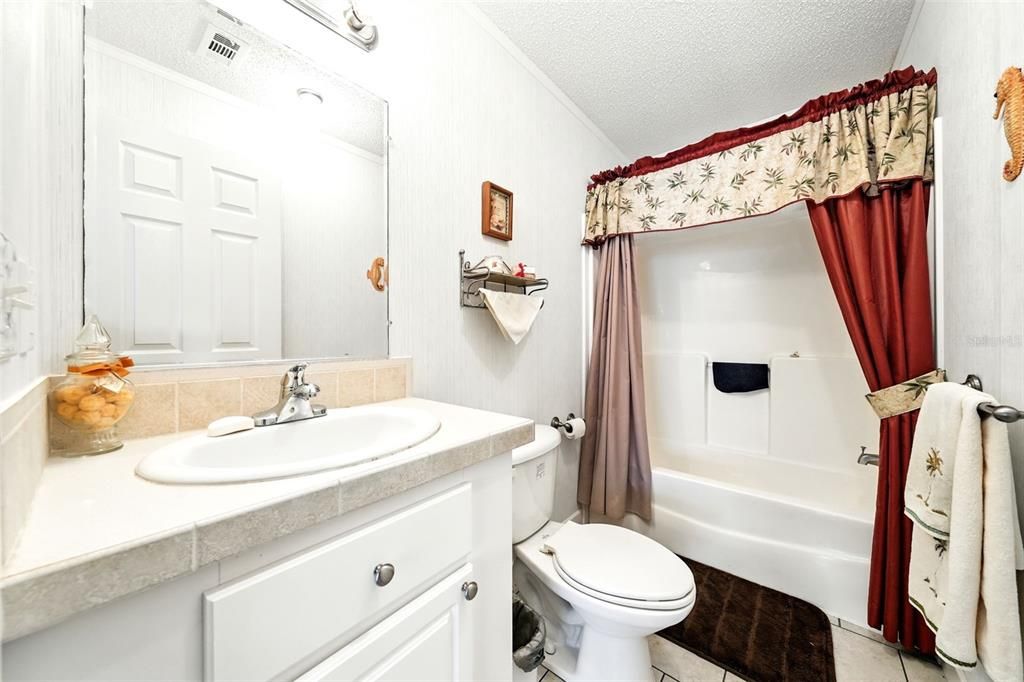 待售: $229,000 (3 贝兹, 2 浴室, 1456 平方英尺)