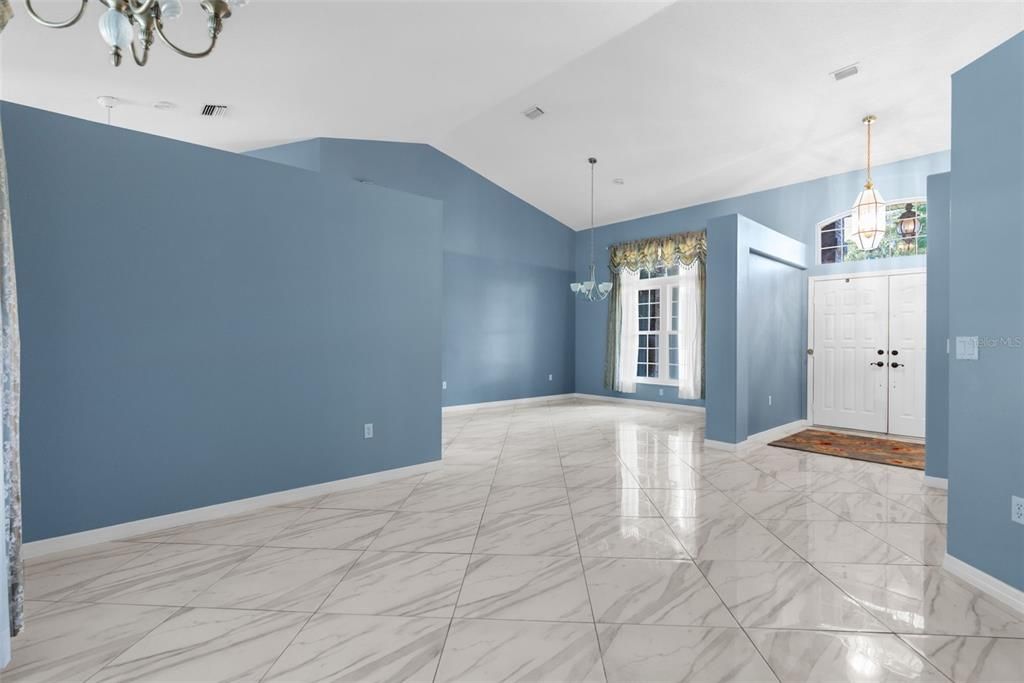 Activo con contrato: $459,900 (2 camas, 3 baños, 2208 Pies cuadrados)