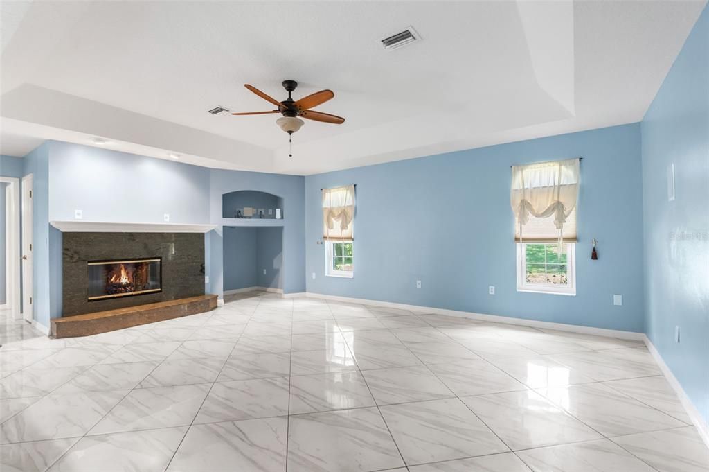 Activo con contrato: $459,900 (2 camas, 3 baños, 2208 Pies cuadrados)