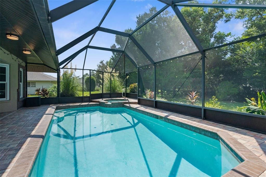 Activo con contrato: $459,900 (2 camas, 3 baños, 2208 Pies cuadrados)