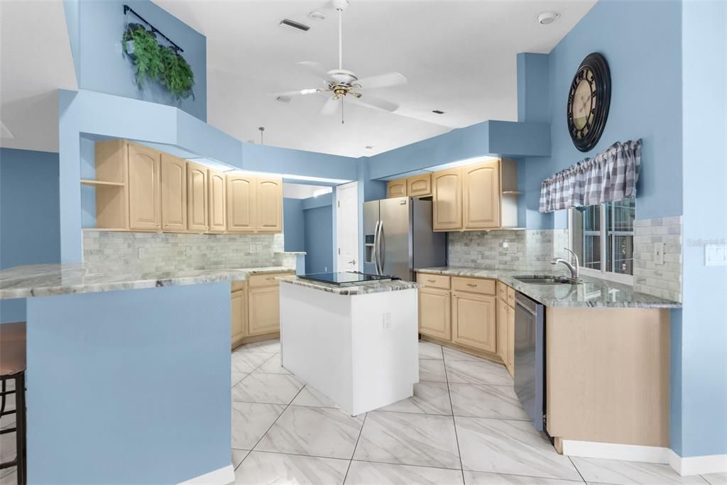 Activo con contrato: $459,900 (2 camas, 3 baños, 2208 Pies cuadrados)