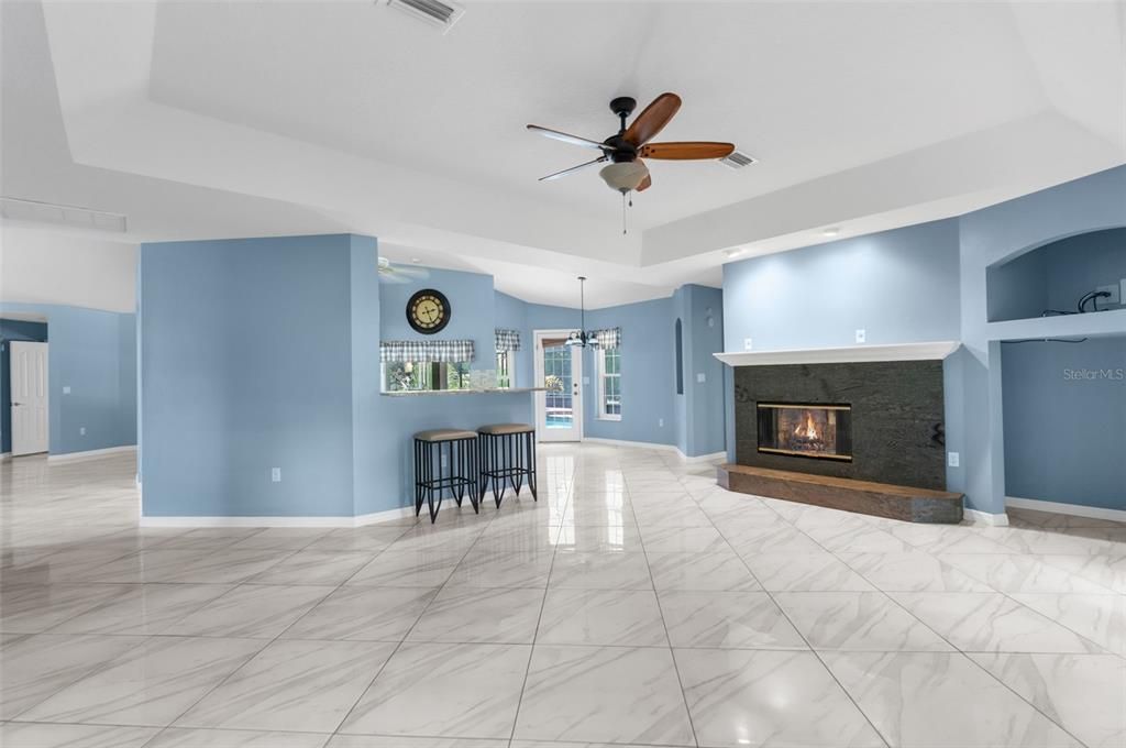 Activo con contrato: $459,900 (2 camas, 3 baños, 2208 Pies cuadrados)