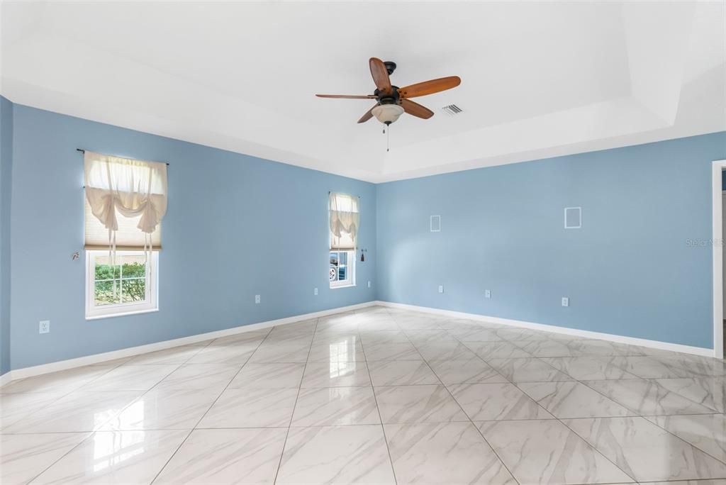 Activo con contrato: $459,900 (2 camas, 3 baños, 2208 Pies cuadrados)