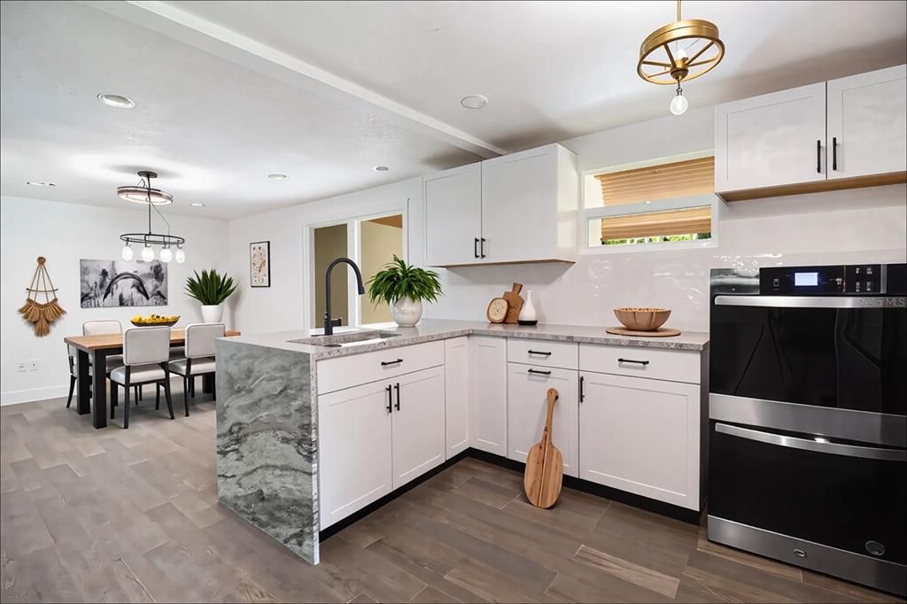 待售: $599,900 (5 贝兹, 4 浴室, 2264 平方英尺)