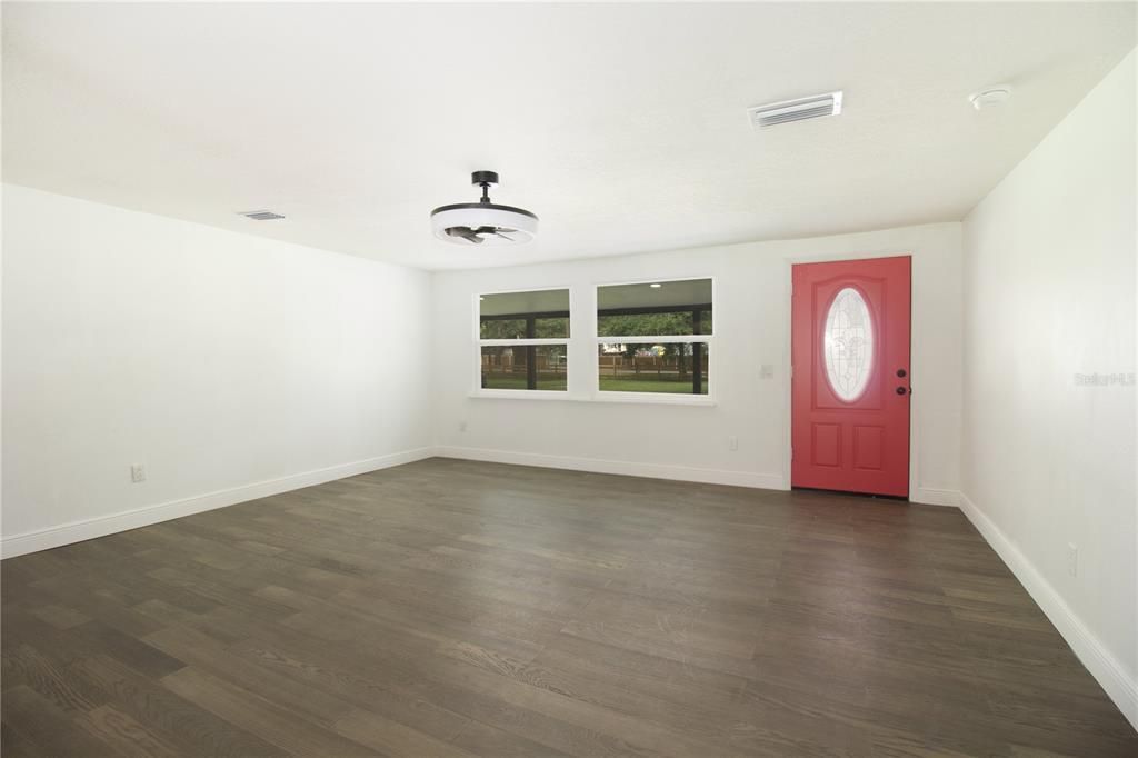 待售: $599,900 (5 贝兹, 4 浴室, 2264 平方英尺)