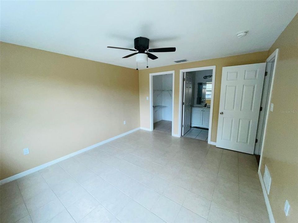 For Sale: $125,000 (2 beds, 2 baths, 947 Square Feet)