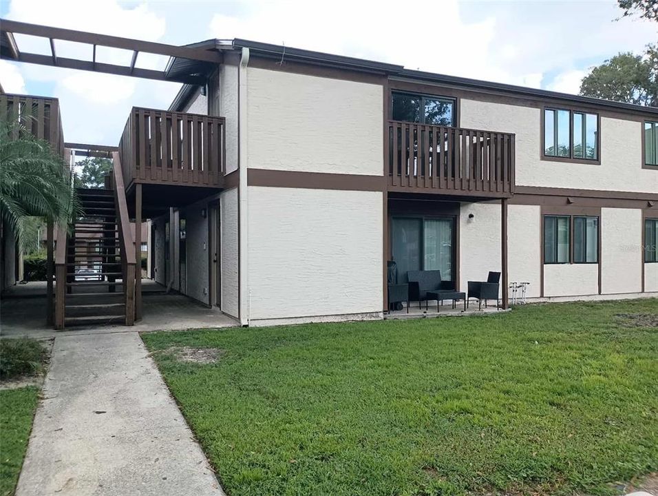 For Sale: $125,000 (2 beds, 2 baths, 947 Square Feet)