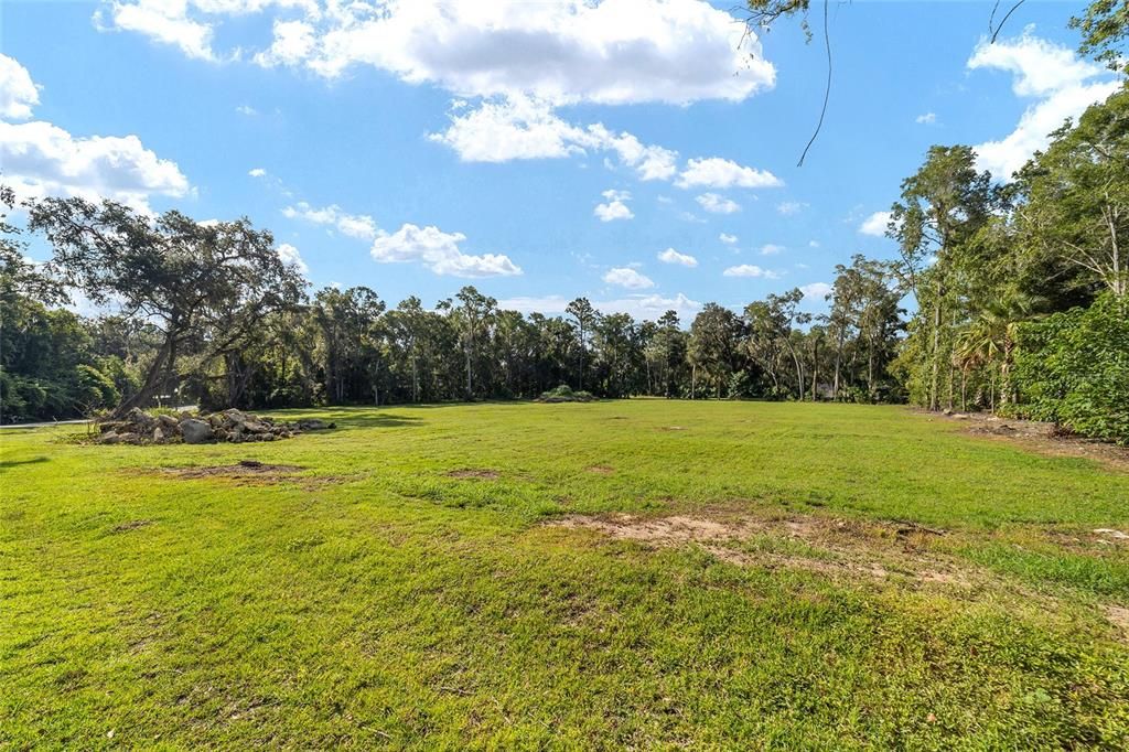 Active With Contract: $400,000 (1.05 acres)