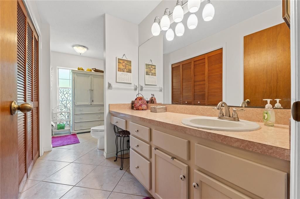 For Sale: $528,000 (3 beds, 2 baths, 2424 Square Feet)