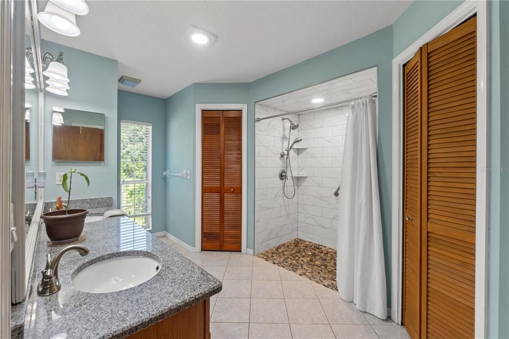 For Sale: $528,000 (3 beds, 2 baths, 2424 Square Feet)