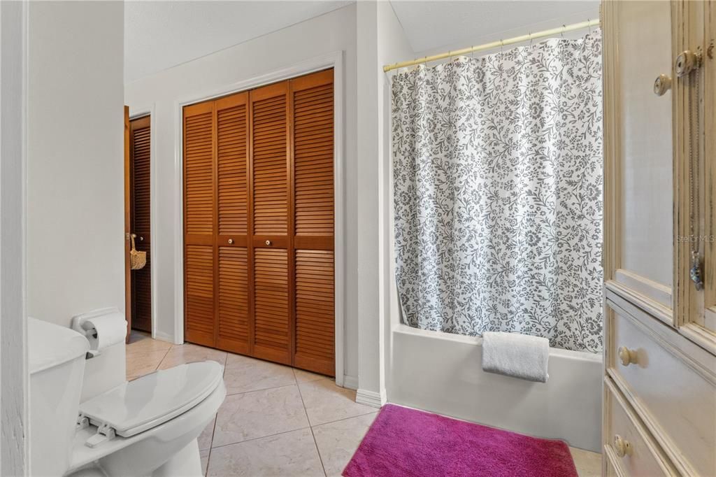 For Sale: $528,000 (3 beds, 2 baths, 2424 Square Feet)