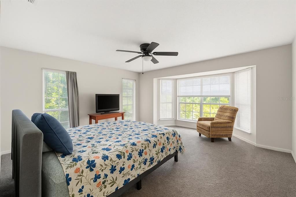 For Sale: $528,000 (3 beds, 2 baths, 2424 Square Feet)