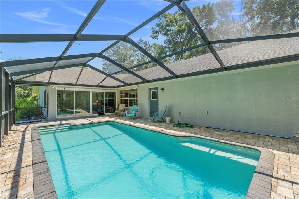 For Sale: $528,000 (3 beds, 2 baths, 2424 Square Feet)