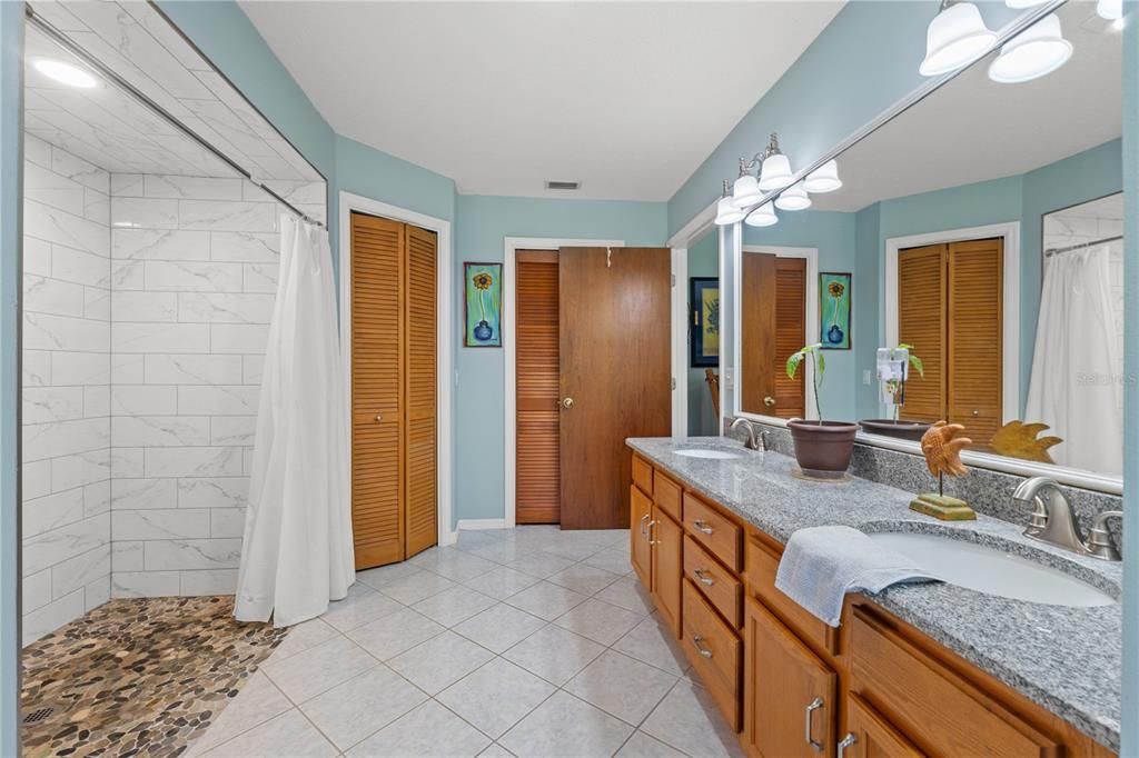 For Sale: $528,000 (3 beds, 2 baths, 2424 Square Feet)