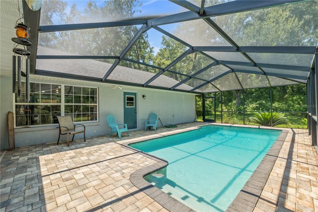 For Sale: $528,000 (3 beds, 2 baths, 2424 Square Feet)