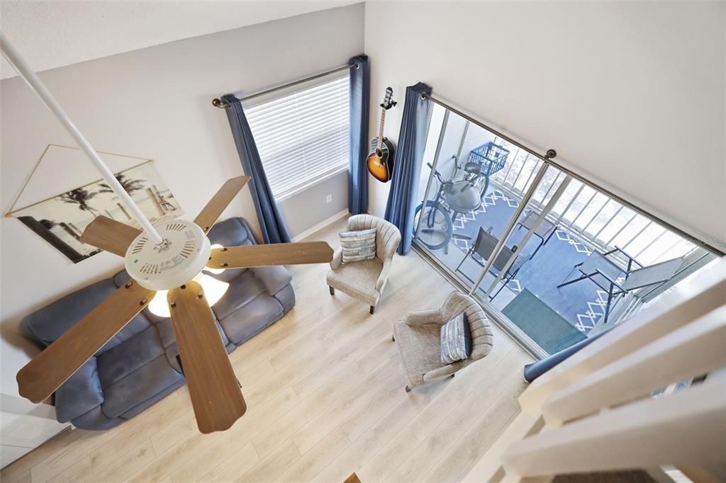 合同活跃: $139,999 (1 贝兹, 1 浴室, 680 平方英尺)