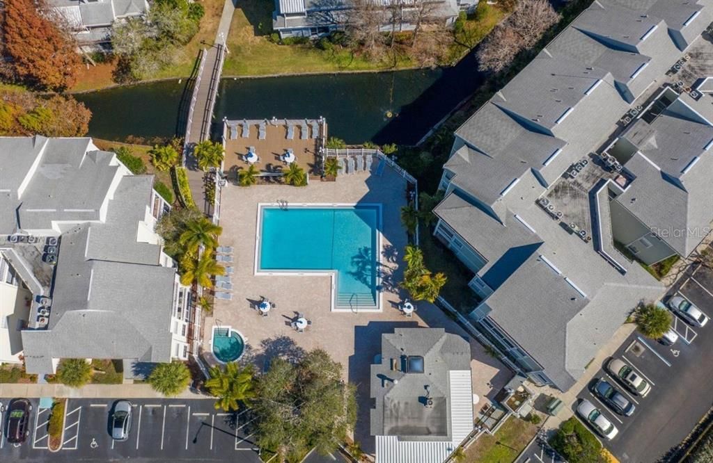 合同活跃: $139,999 (1 贝兹, 1 浴室, 680 平方英尺)