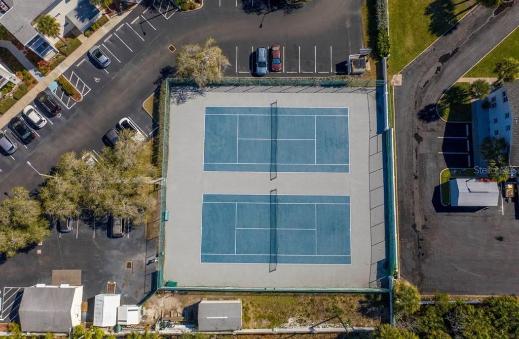 合同活跃: $139,999 (1 贝兹, 1 浴室, 680 平方英尺)