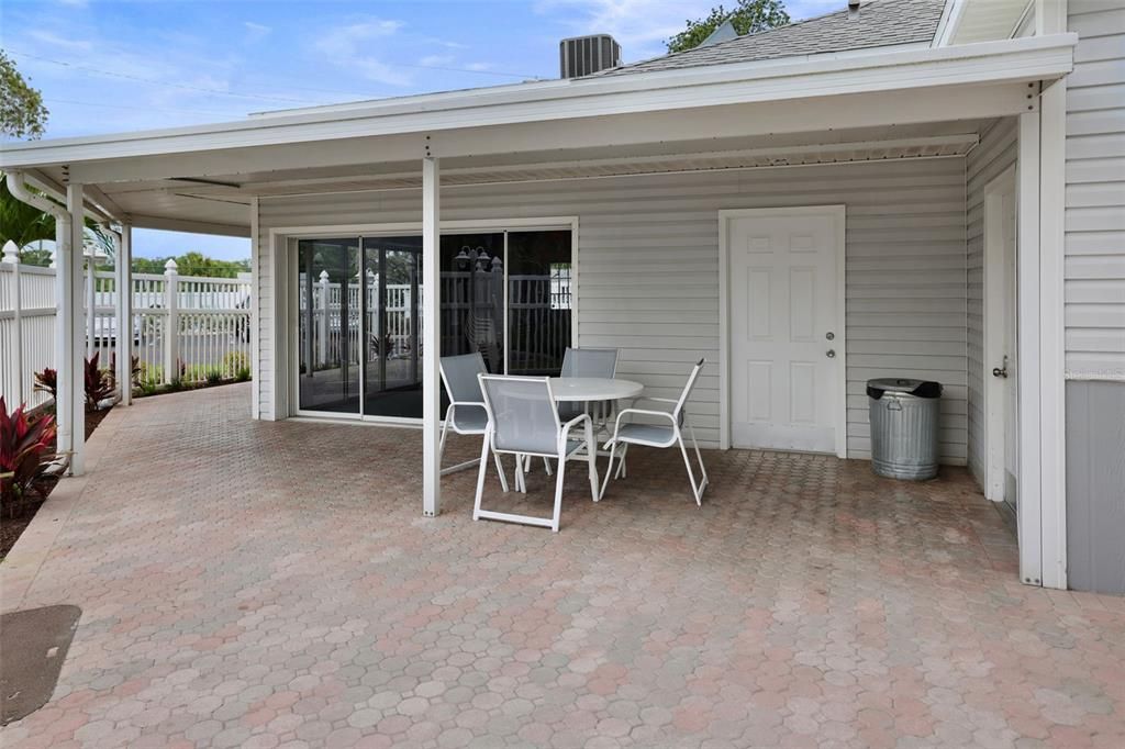 合同活跃: $139,999 (1 贝兹, 1 浴室, 680 平方英尺)