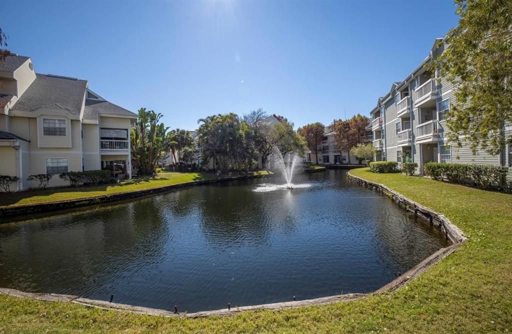 合同活跃: $139,999 (1 贝兹, 1 浴室, 680 平方英尺)