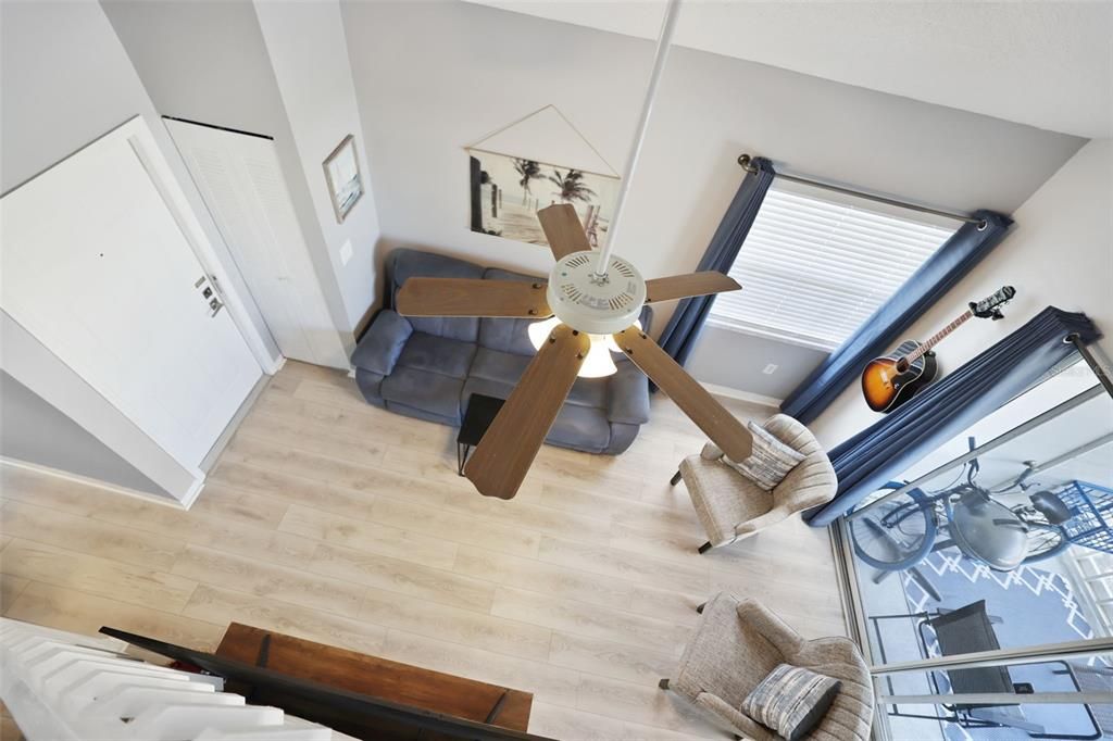 合同活跃: $139,999 (1 贝兹, 1 浴室, 680 平方英尺)