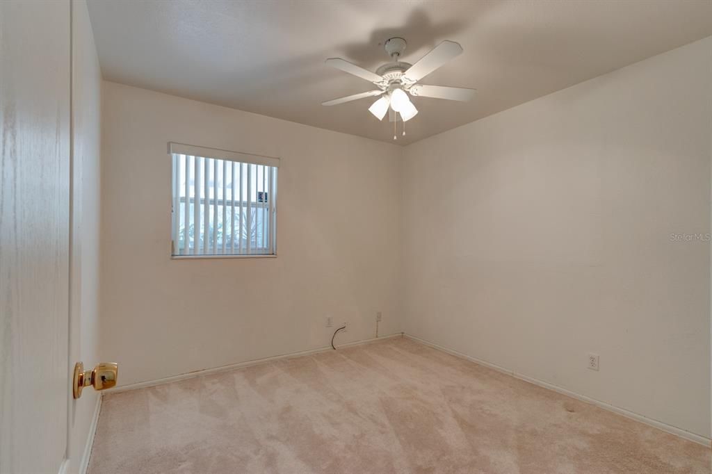 Под контрактом: $299,000 (6 спален, 3 ванн, 3225 Квадратных фут)