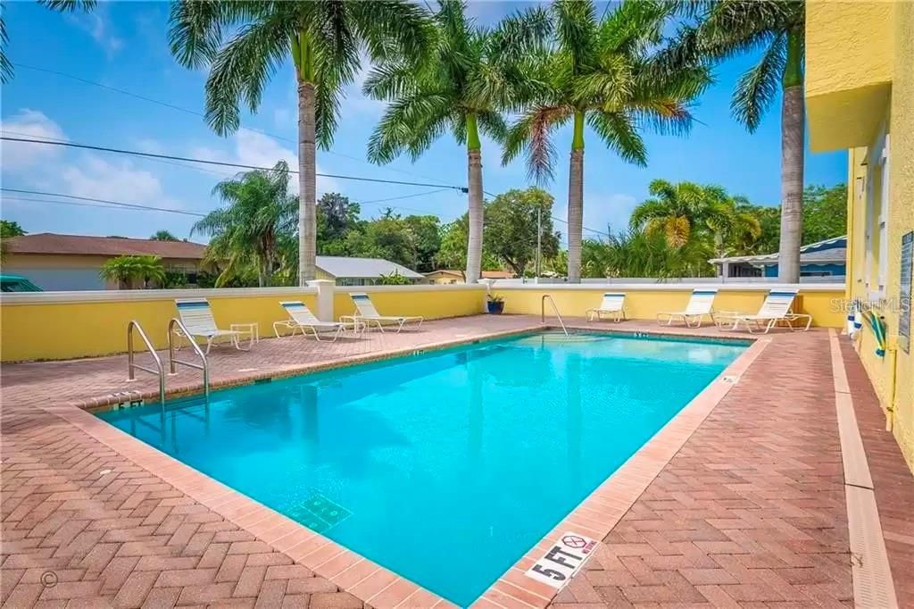 出租: $3,250 (3 贝兹, 2 浴室, 1983 平方英尺)